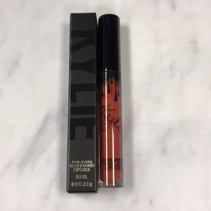Kylie cosmetics - Shook Velvet Liquid Lipstick 💄